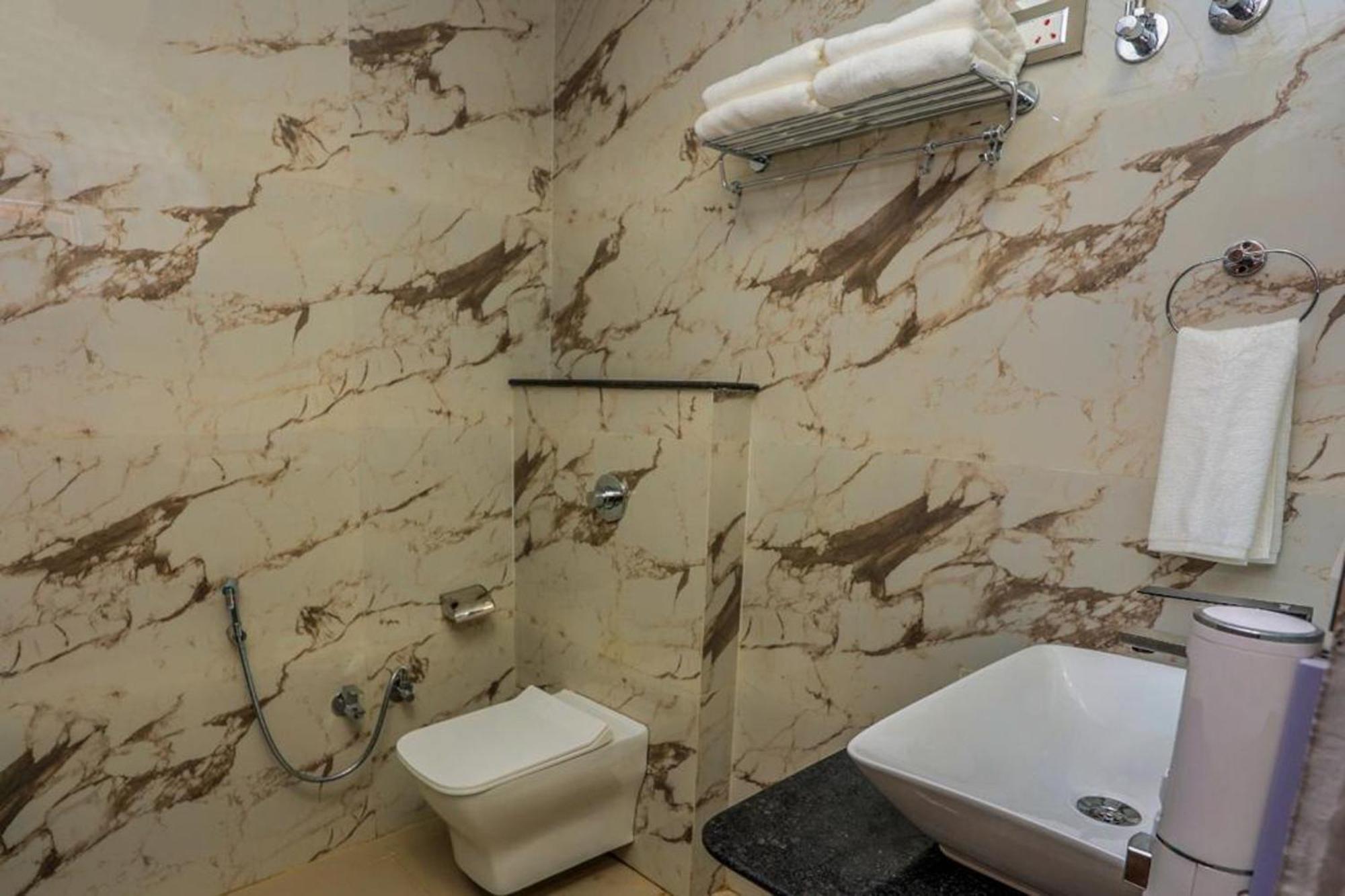 Hotel Eagle Inn Udaipur Ngoại thất bức ảnh